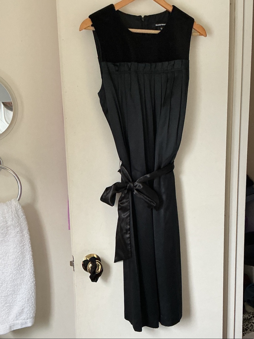 ELLEN TRACY from NEIMAN Marcus Black Sleeveless Satin/velvet Dress .